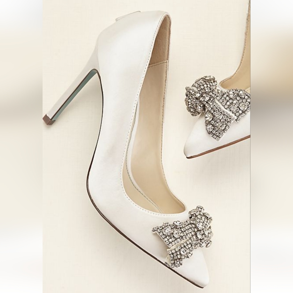 Betsy Johnson Sb-piper ivory satin pump